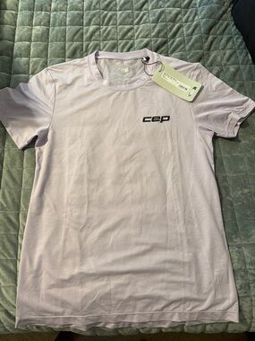 CEP Lightweight Performance Tee Women's size XS Lavendar